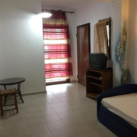 Peaceful Apartments In Elani Exterior photo
