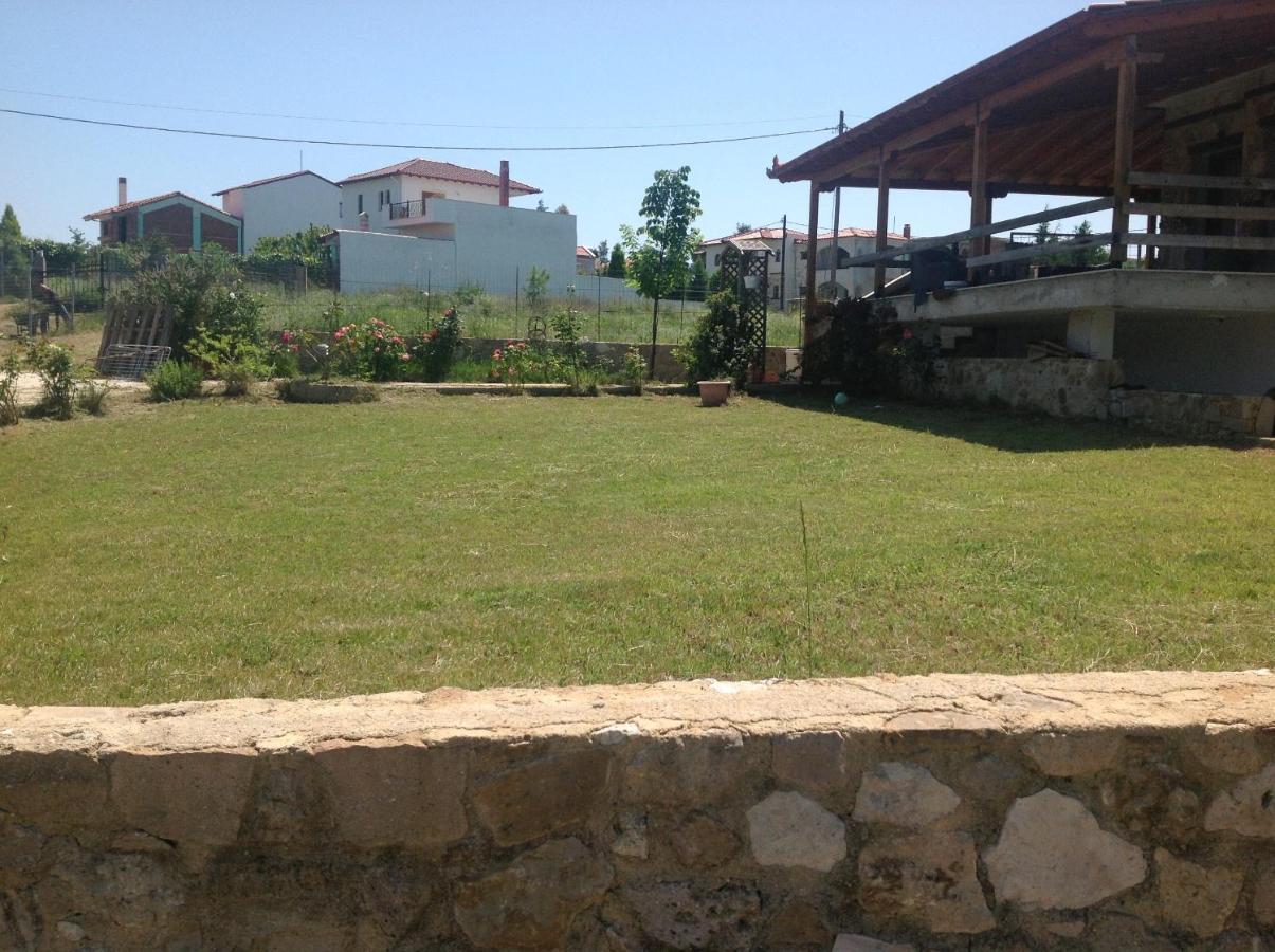 Peaceful Apartments In Elani Exterior photo