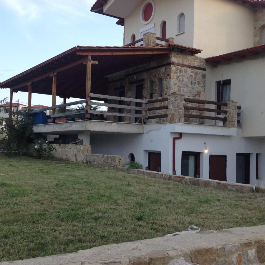Peaceful Apartments In Elani Exterior photo