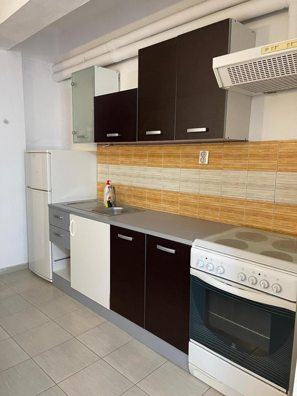 Peaceful Apartments In Elani Exterior photo